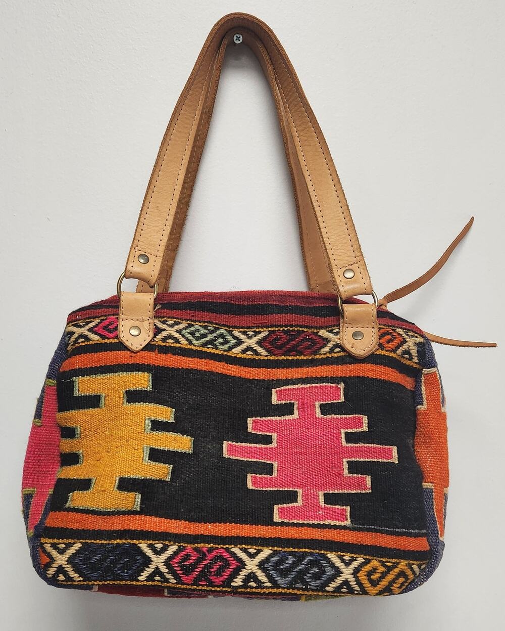 Arabesque Design Womens Handwoven Colorful Wool Tapestry Handbag
